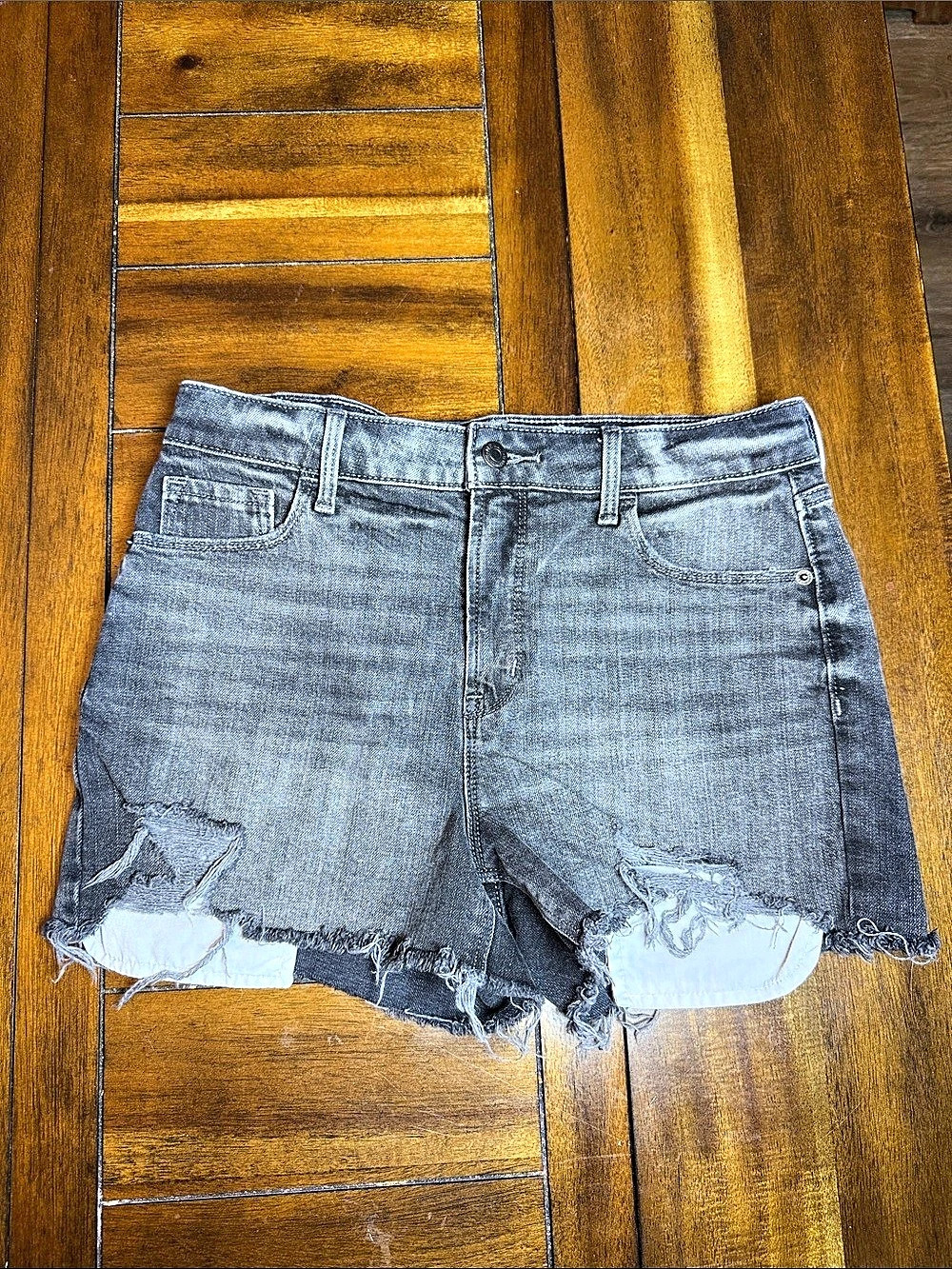 Old Navy High Rise SecretSlim Pockets Distressed Jean Shorts Gray 6